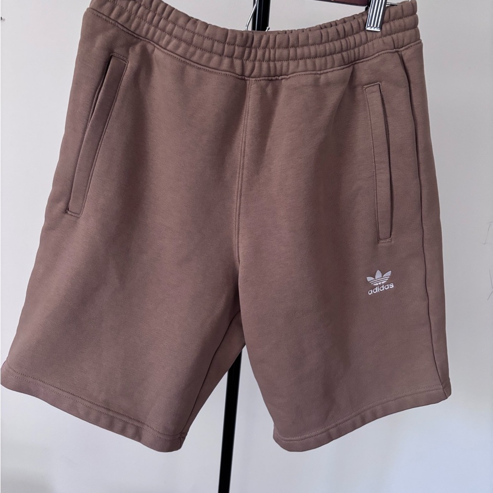 adidas trefoil essential fleece shorts